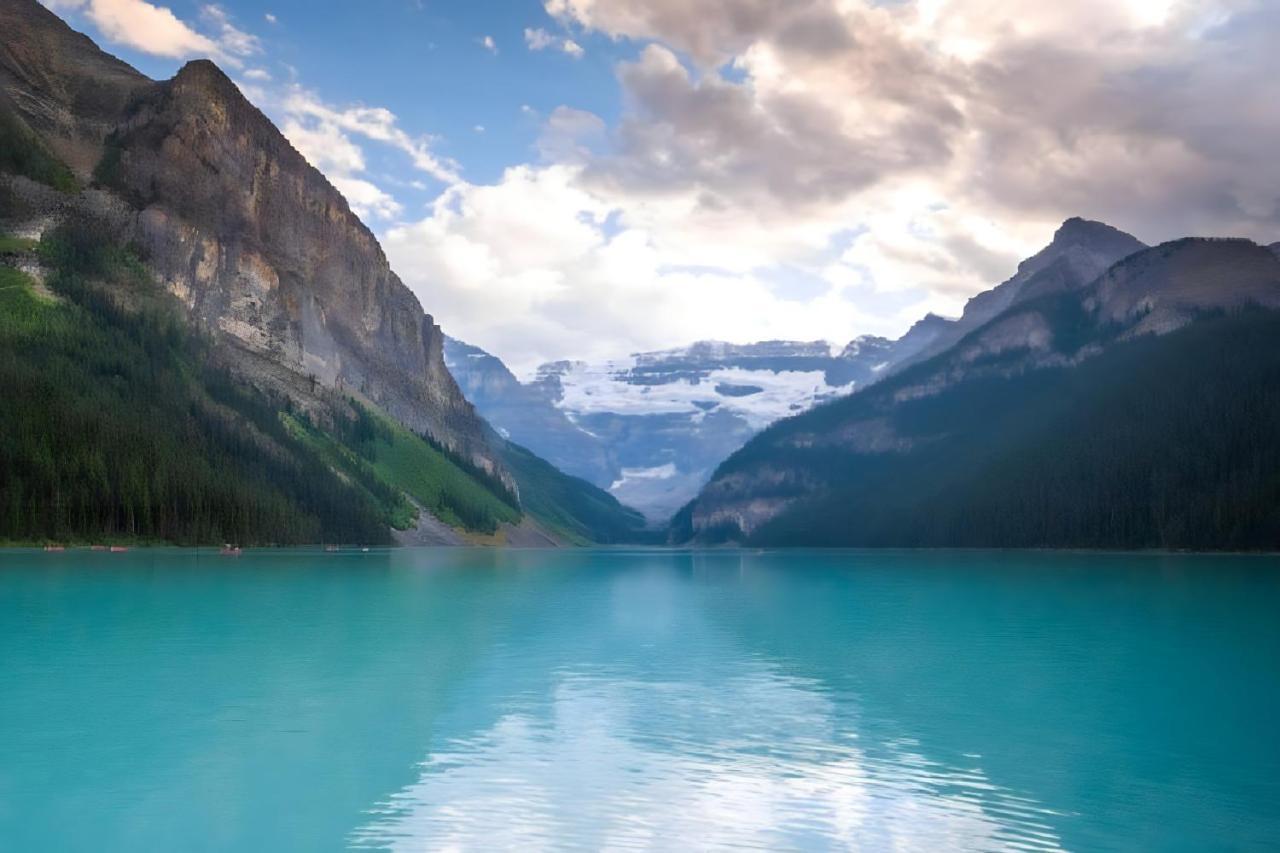 Entire Condo Downtown, Walk To Bmo & Stampede, Parking, 1,5 Hrs To Banff カルガリー エクステリア 写真